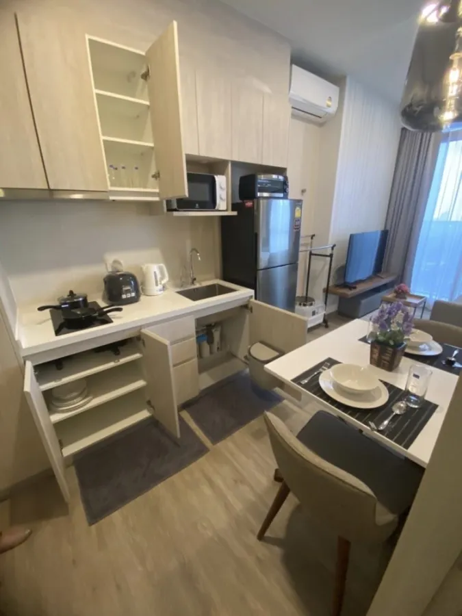 For rent, Keen Condo, Sriracha, nicely decorated room. Fully furnished, get a high view, hurry up and reserve.