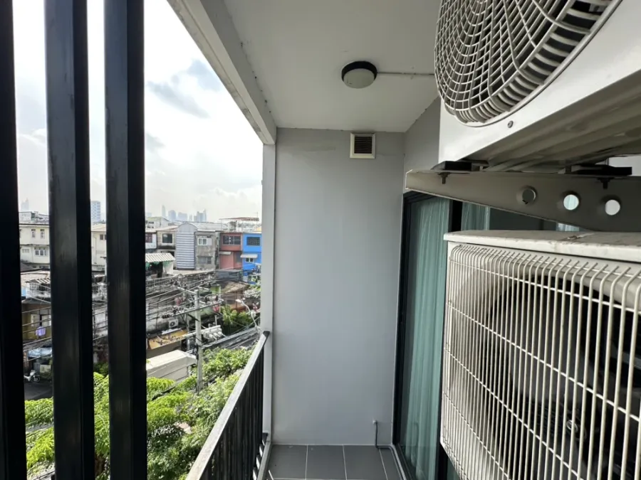For rent: Grand Condo Wutthakat 53, ready to move in, complete facilities, good price, come and reserve now.