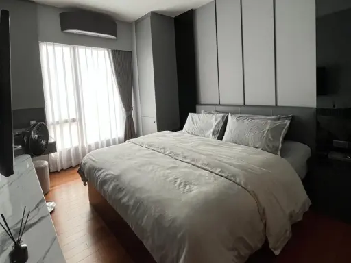 Condo for rent: Ashton Morph 38, spacious and comfortable room, comes with a good built-in kitchen. Good like this, hurry and reserve now!