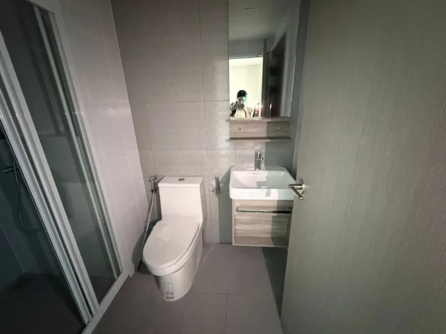 For rent: Kave Luminous Bangmod, 8th floor, fully furnished unit, ready to move in. Book now, don't wait!