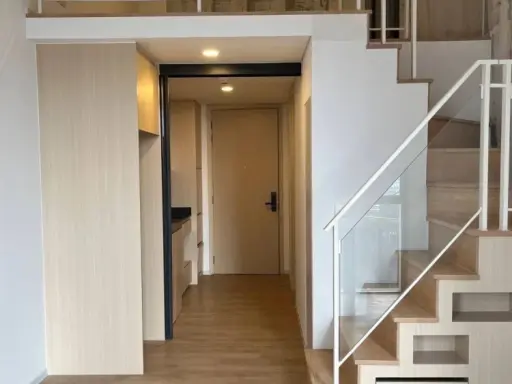 For sale: Landmark @MRTA Station, Duplex style, beautiful city view, pleasant to look at both day and night, don't miss it. images