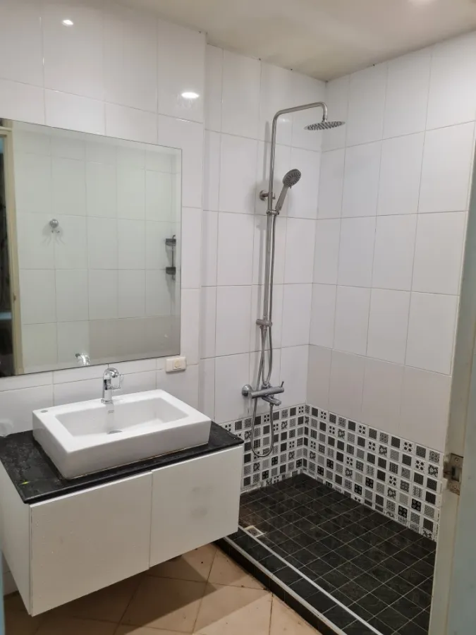 Sell, rent, The Master Centrium, 21st floor, spacious room, big sofa, very comfortable to sit and sleep, hurry up and book now.