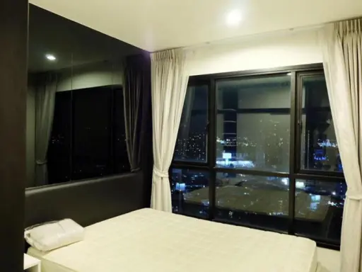 Urgent for rent, Condo The Base Park West, new built-in room, fully furnished, ready to move in, book now