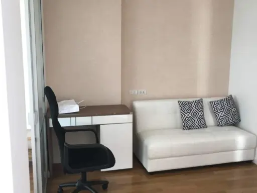 For rent, Lumpini Place Ratchayothin, 18th floor, bright room, good wallpaper. You can't miss it, book now.