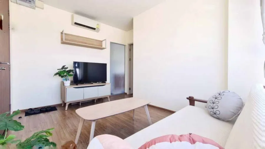 Condo for rent, Fuse Chan-Sathorn, corner room, open the window to get the wind comfortably, fully furnished, don't wait, hurry and book now.