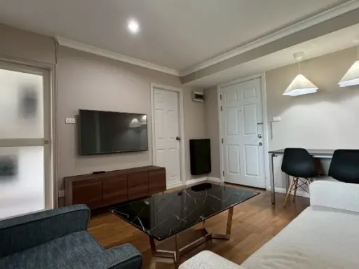 For rent: Lumpini Place Narathiwat - Chao Phraya River view, built-in furniture, ready to move in.