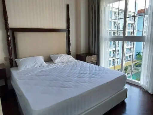 For rent: Grand Florida Beachfront Condo Resort Pattaya (Jomtien), spacious room, fully furnished, hurry and book now. images