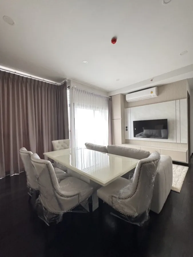 For rent urgently!! Condo Park Origin Thonglor, high floor, convenient transportation, near Thonglor BTS, don't miss it!!