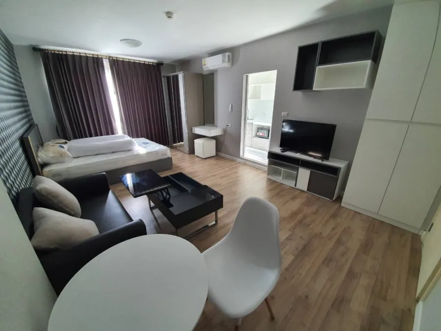 For Rent ดีคอนโด แคมปัสโดม รังสิต เฟส 2 ห้องสวยมาก ผนังติดวอลแจ่มๆ แถมได้วิวสวนสวยๆ ไม่จองไม่ได้แล้ว