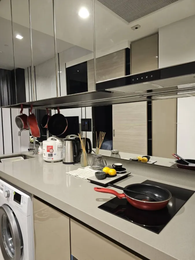 For rent The Crest Park Residences, fully furnished room, ready to move in, complete here, just come and move in, hurry up and reserve.