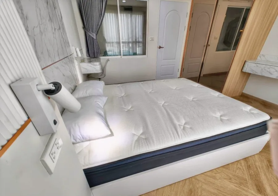 Life at Phahon-Ari for sale, Combined room comes with beautiful, luxurious decorations. Hurry and reserve now.