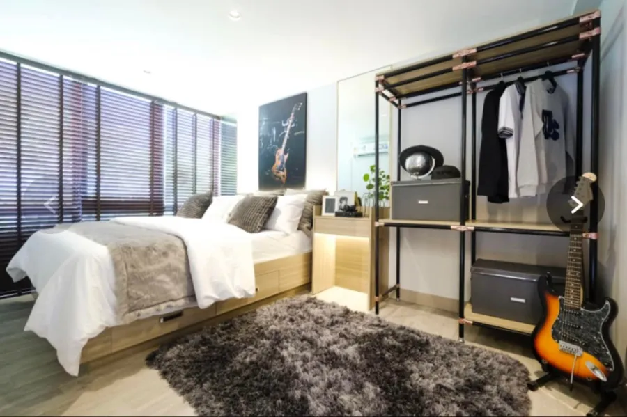 Sale down payment, Altitude Unicorn Condo, Sathorn - Thapra, 21st floor, high ceiling, good location, fully furnished, hurry to reserve!!