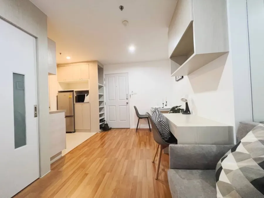 For rent, Lumpini Place Ratchayothin, 7th floor, beautiful room, fully furnished and electrical appliances. Book now.