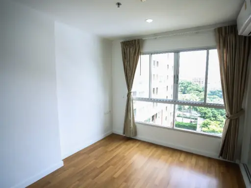 For sale: Lumpini Place Rama 4 - Kluai Nam Thai, spacious room, airy, comfortable, book now, don't miss out.