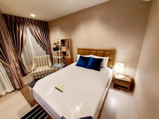 For rent Life Asoke-Rama 9, 25th floor, city view, beautiful room, fully furnished, very livable, just bring one bag.