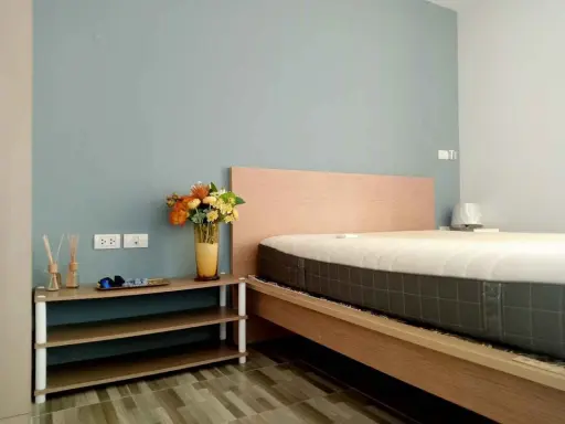 For rent, House 23 Ratchada-Lat Phrao. The room is simply decorated, looks good, has style, and a good price. Don't postpone past booking now.