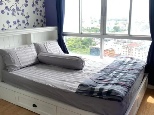 Condo for rent, Lumpini Ville Chaengwattana-Pak Kret, room on the 17th floor, city view of Thong Thani. Plus a washing machine