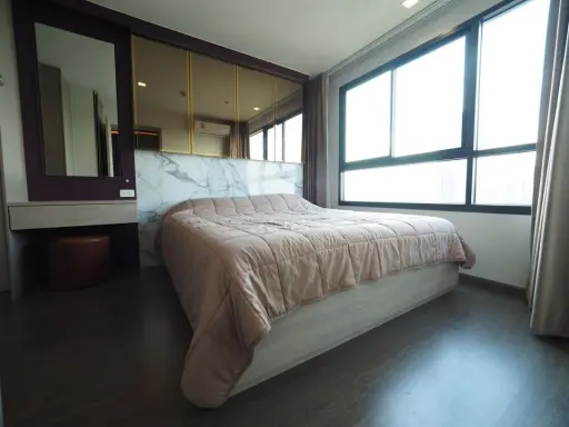 For rent, Ideo Sukhumvit 93, 14th floor room, well built-in throughout the room. Comes with a bathtub, so great, don't miss it.
