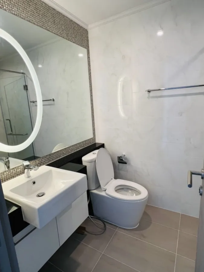 Condo for rent, Supalai Oriental Sukhumvit 39, spacious room with usable space. Fully furnished, reserve now