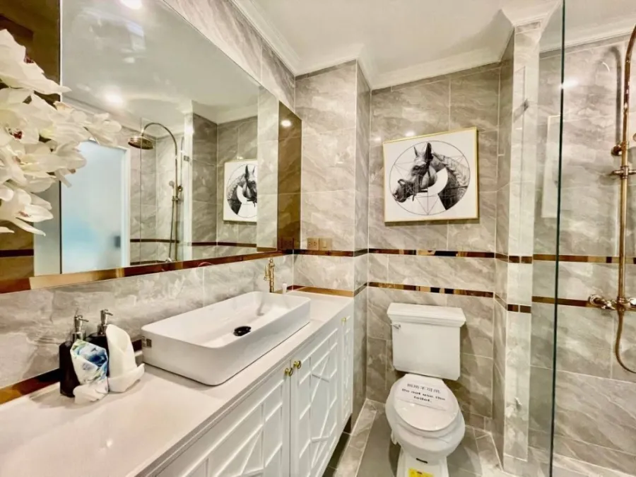 For sale: Ocean Horizon Beachfront Condo Pattaya (Jomtien). Luxurious built-ins, so good you'll say wow.