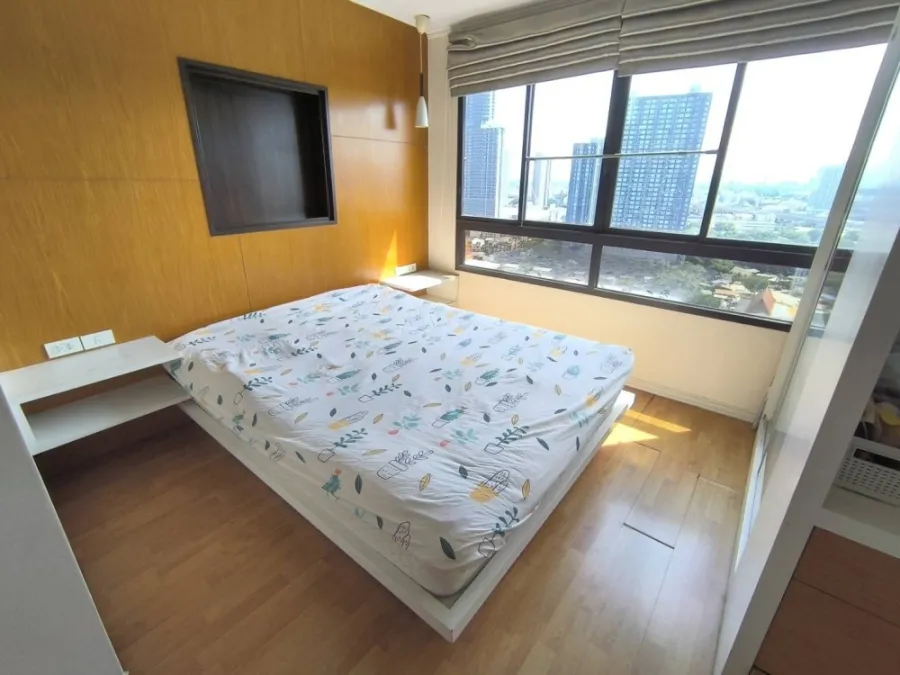 For rent!! Lumpini Ville Sukhumvit 77 condo, complete with furniture and appliances, ready to move in. Hurry and book now!!