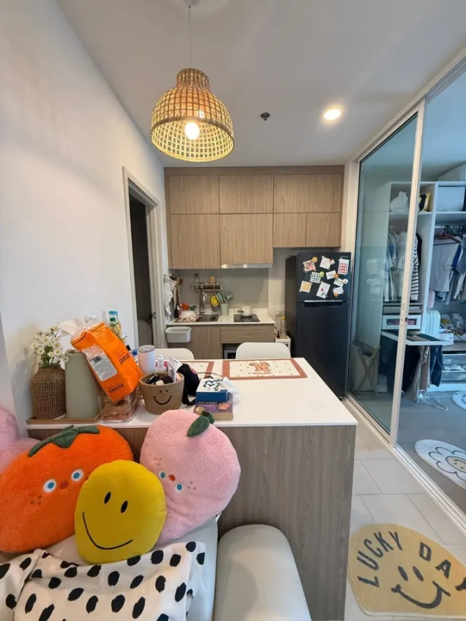 For sale: De Lapis Charan 81, 14th floor, partitioned room, fully furnished, reserve now, don't miss out.