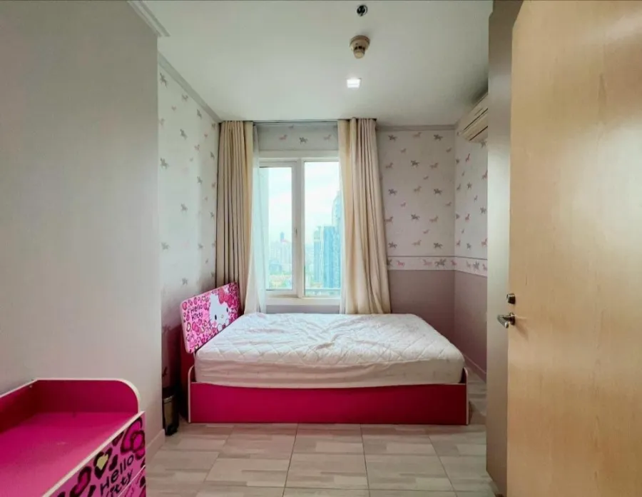 Sale/Rent Condo Siri at Sukhumvit 2 bedrooms, 2 bathrooms, fully furnished. Carry your bag and move in.