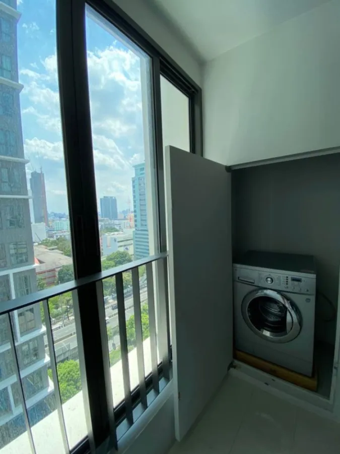 For rent, Ideo Mobi Phayathai, ready to move in, pool view, don't miss it.