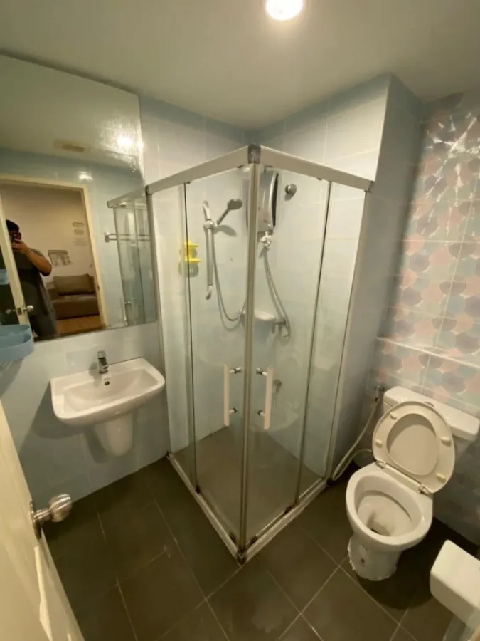 Sell / rent Hallmark Ngamwongwan, fully furnished, the room is not hot, the view is not blocked, the price is wow, must be booked