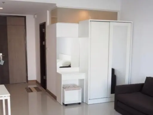 Supalai River Resort for sale, 17th floor, Chao Phraya River view. Fully furnished Just carry your bag and move in.
