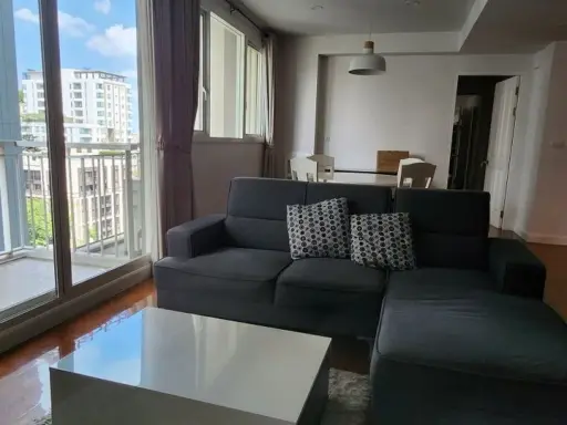 House for rent, Siri 31, wide, comfortable sofa and bathtub. It's so good, you'll regret it if you miss it.
