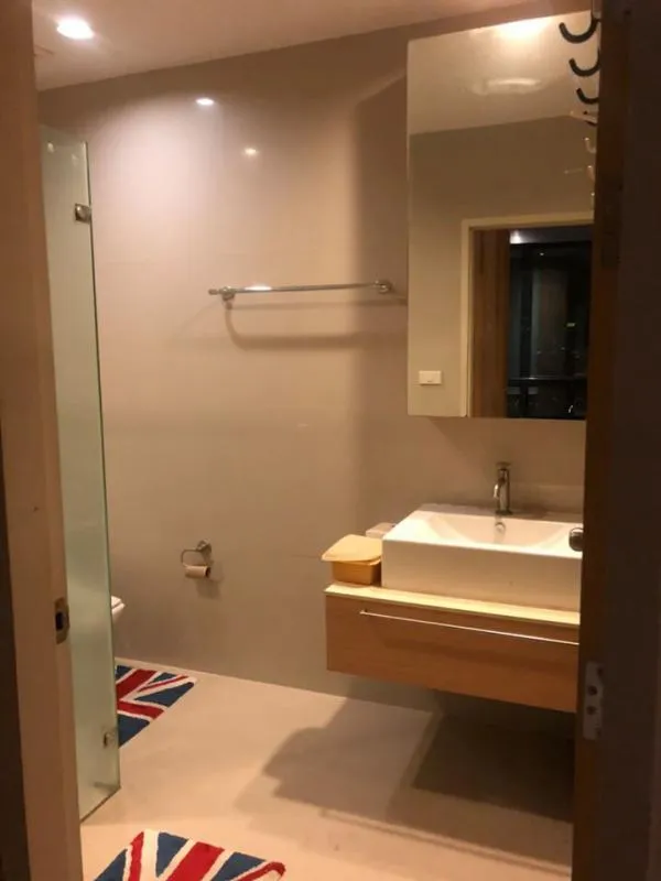 For rent, The Issara Ladprao, beautiful room, soft sofa, satisfied. Book now. It's comfortable to live alone. You can come as a couple and not be lonely!