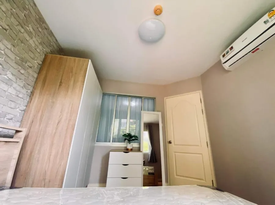 For rent, Lumpini Condo Town Rattanathibet, beautiful looking room, complete electrical appliances Hurry up to reserve now.
