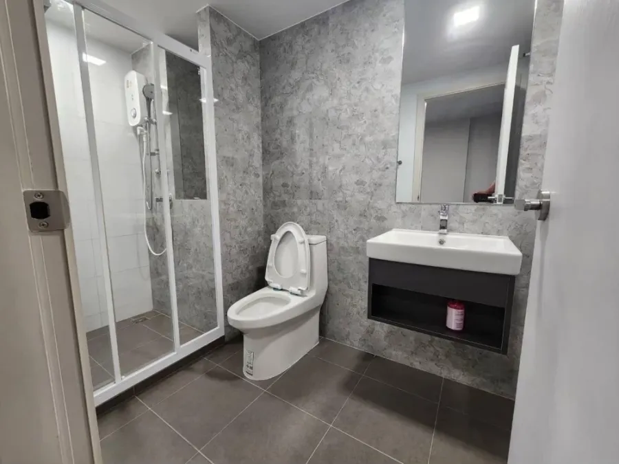 For sale or rent Atmoz Oasis Onnut ห้องกั้นแยกเป็นสัดส่วน ชั้น 2 ได้วิวสวน มาจับจองได้แล้ววันนี้