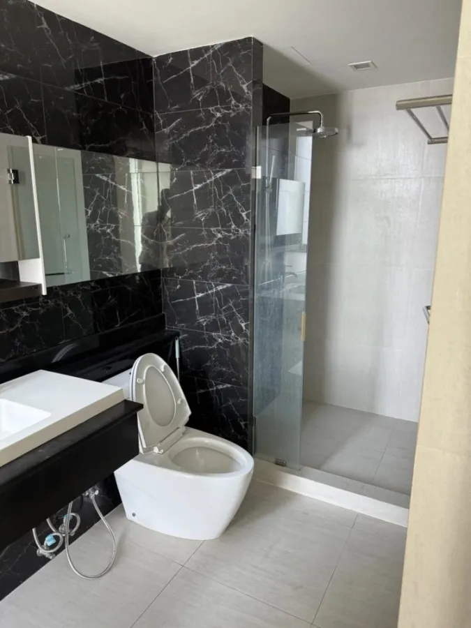 ให้เช่า ทรี คอนโด เอกมัย (สุขุมวิท 40) ห้องใหญ่ มาพร้อมพื้นที่ใช้สอย แถมราคาดีเวอร์ ต้องรีบมาจองเลย