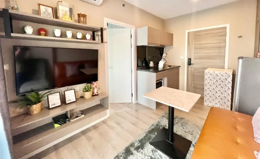 Condo for rent, Kensington Sukhumvit-Thepharak. The room is decorated in a minimalist style, minimalist, cozy, good price, book now.