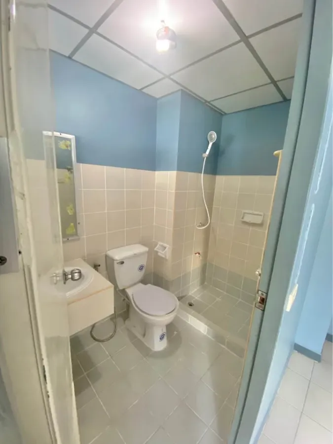 For sale, for rent, Lumpini Center Happyland, spacious STUDIO room, comfortable, furnished, move in now, urgent