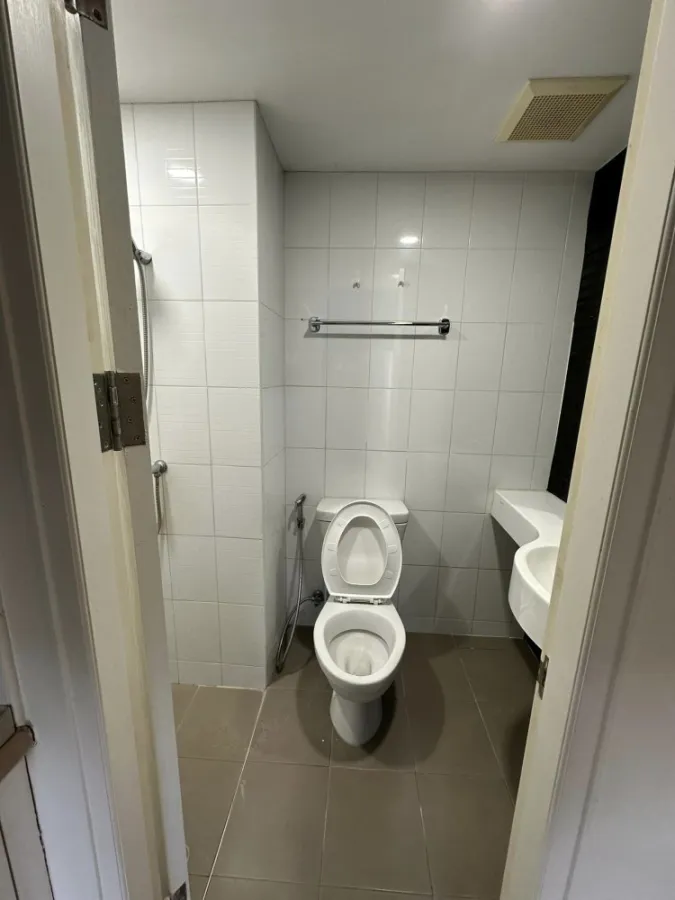 Condo for rent, Lumpini Nawamin Sri Burapha, separate glass partitioned room. Decorated beautifully and livable You can't miss it.
