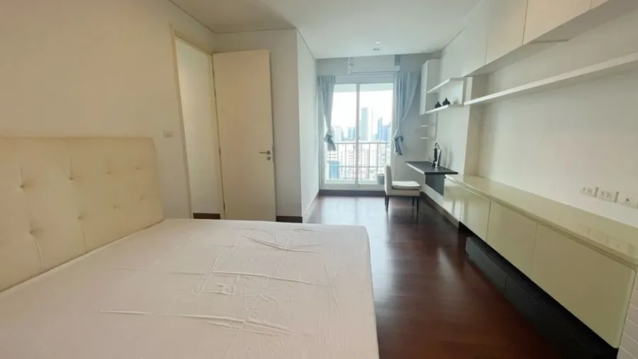 For rent, Ivy Thonglor, 24th floor, 4 bedrooms, fully furnished and electrical appliances. Book now. Urgent.
