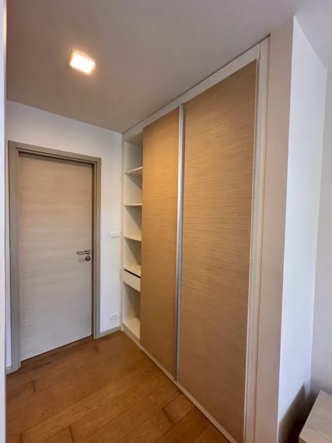 Sell/Rent Liv@49 Sukhumvit 49 room decorated in modern colors. The furniture is ready to move in. You can't reserve it anymore.