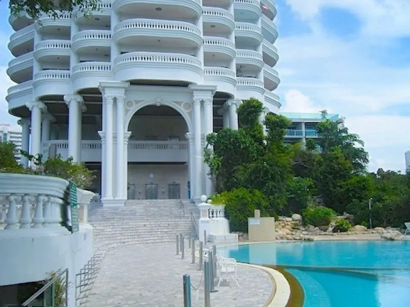 Sky Beach 2-bedroom condo for sale. Spacious living area, great location, fully furnished and equipped with amenities. Book now!