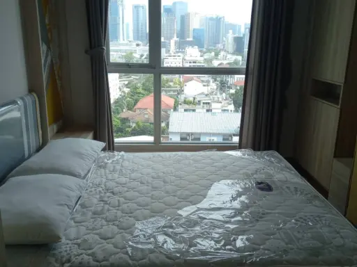 For rent Lumpini Park Vibhavadi-Chatuchak. The room is simply decorated, ready to move in, great price. Don't just look and reserve now.