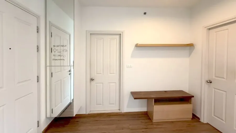 Selling U Delight @ HuaMak Station, north-facing unit in a great location. Fully furnished. Book now!