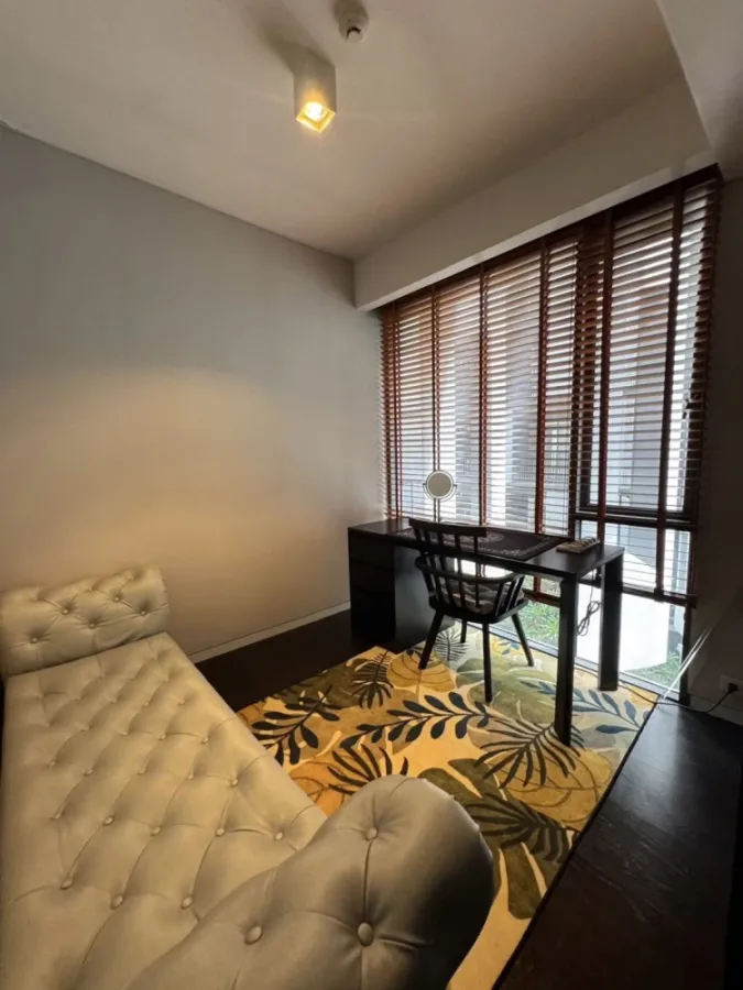 For sale or rent: Siamese Gioia, 2 bedrooms, 2 bathrooms, plenty of living space, great pool view, ready to move in, don't delay!