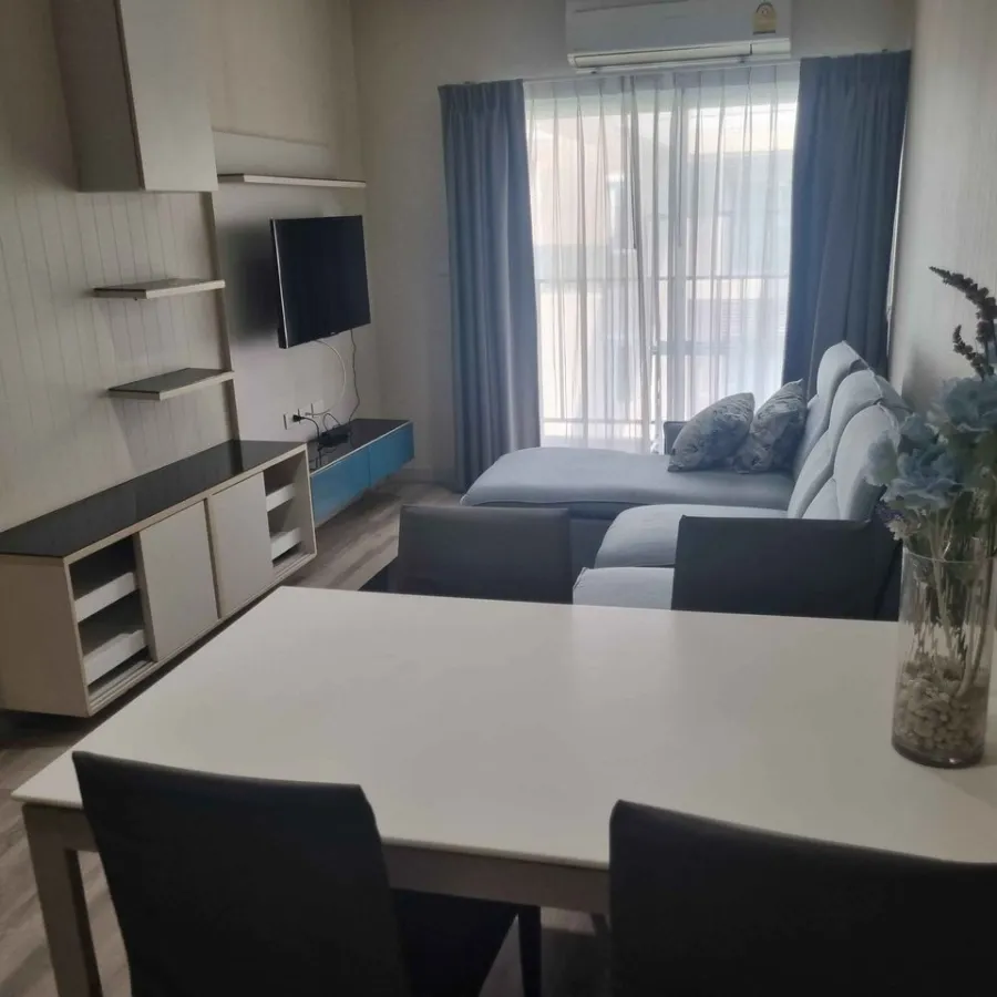 ให้เช่า Condo Centric ห้องกว้างสุดๆ ชั้น 7 ได้วิวสระ มาพร้อมโซฟาตัวแอลนั่งสบายมาก ไม่จองแล้วจะเสียใจ