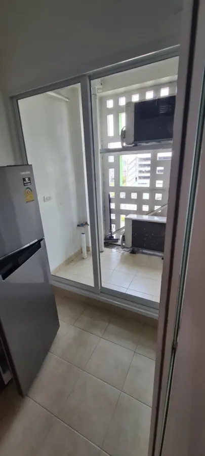 ให้เช่า i-biza Condominium RCA ห้องกว้าง แต่งครบ พร้อมอยู่ สนใจรีบจองเลย ห้ามพลาด