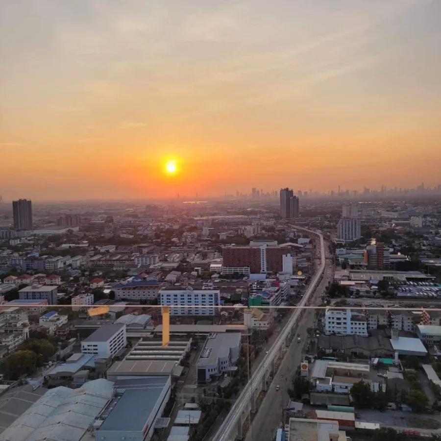 For sale: Knightsbridge Sukhumvit-Thepharak, 34th floor, city view, very premium decorated room, nice to sleep, just come and stay.