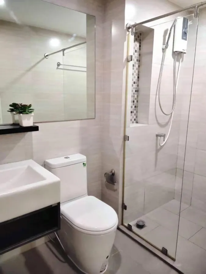 Sale/Rent Knightsbridge Collage Ramkhamhaeng, ready to move in. complete electrical appliances wallpaper decorate the whole room