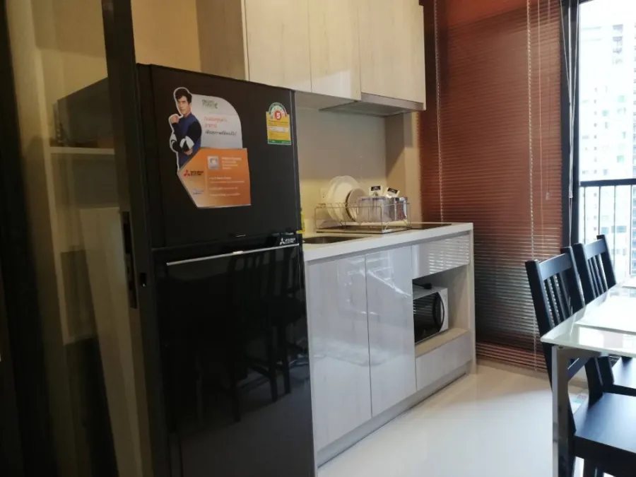 Sell / rent Condo Life Sukhumvit 48, convenient transportation, furniture is ready, don't wait.