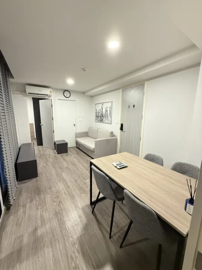 Urgent sale! Flexi Condo Sathorn-Charoen Nakhon. Large, comfortable room with plenty of usable space. Come and reserve yours today!